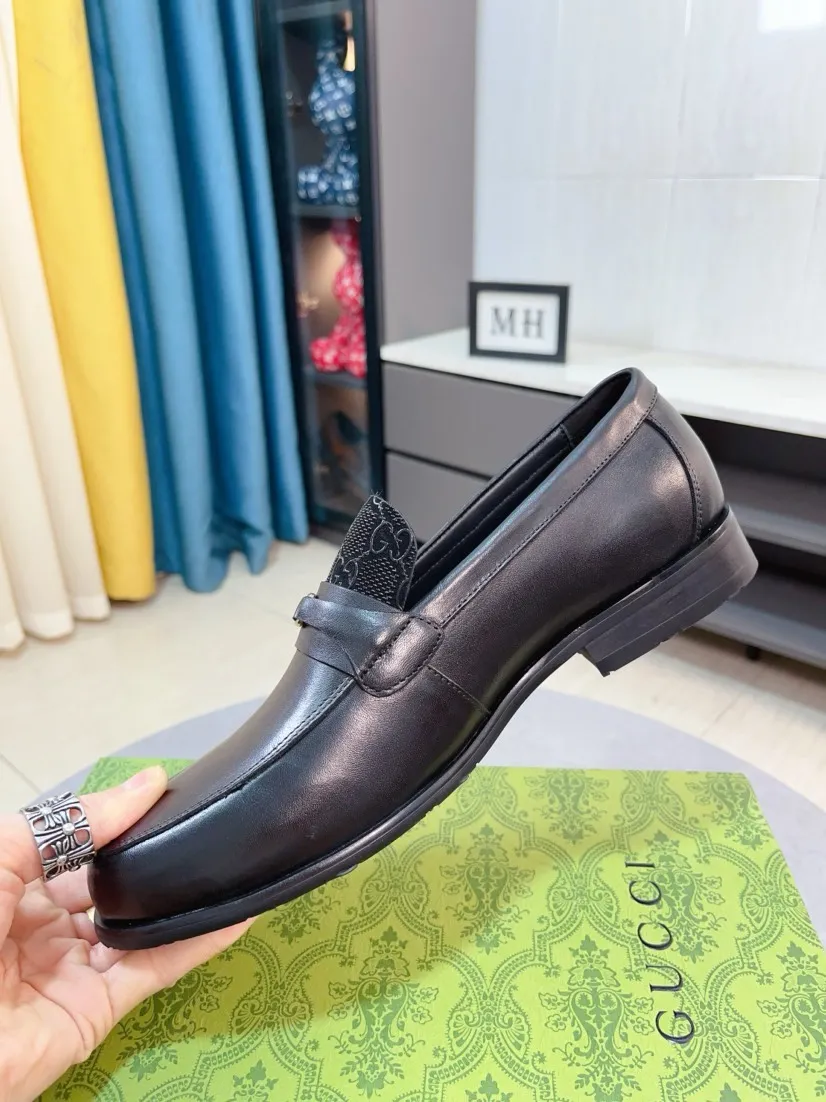 Men's shoes 💰500🌹🌹Niuli [GUCCI Gucci] A new style of formal men's leather shoes is coming~ The original quality upper is made of patent leather imported from Italy, the leather is soft and delicate, comfortable and soft first-layer cowhide lining, rubber wear-resistant outsole, the shoe shape is dignified and domineering, and the luxury charm cannot be concealed! The natural and free nouveau riche leads the trend. Code number: 38-44